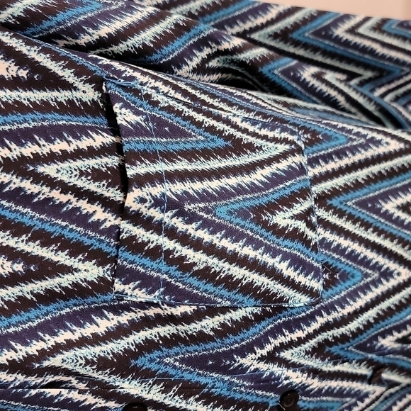 𝅺rue 21 long sleeve button front lightweight blouse size medium NWT - Picture 3 of 12